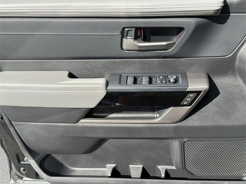 Used 2023 Toyota Tundra Limited image 12