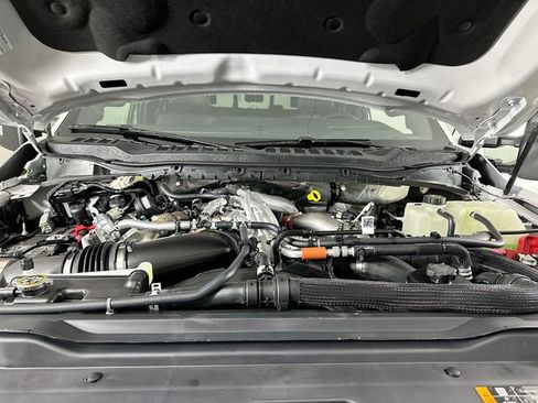 New 2026 Ford F450 Platinum w/ FX4 Off-Road Package image 32