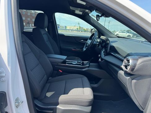 Used 2026 Chevrolet Equinox LT AWD/4WD image 18