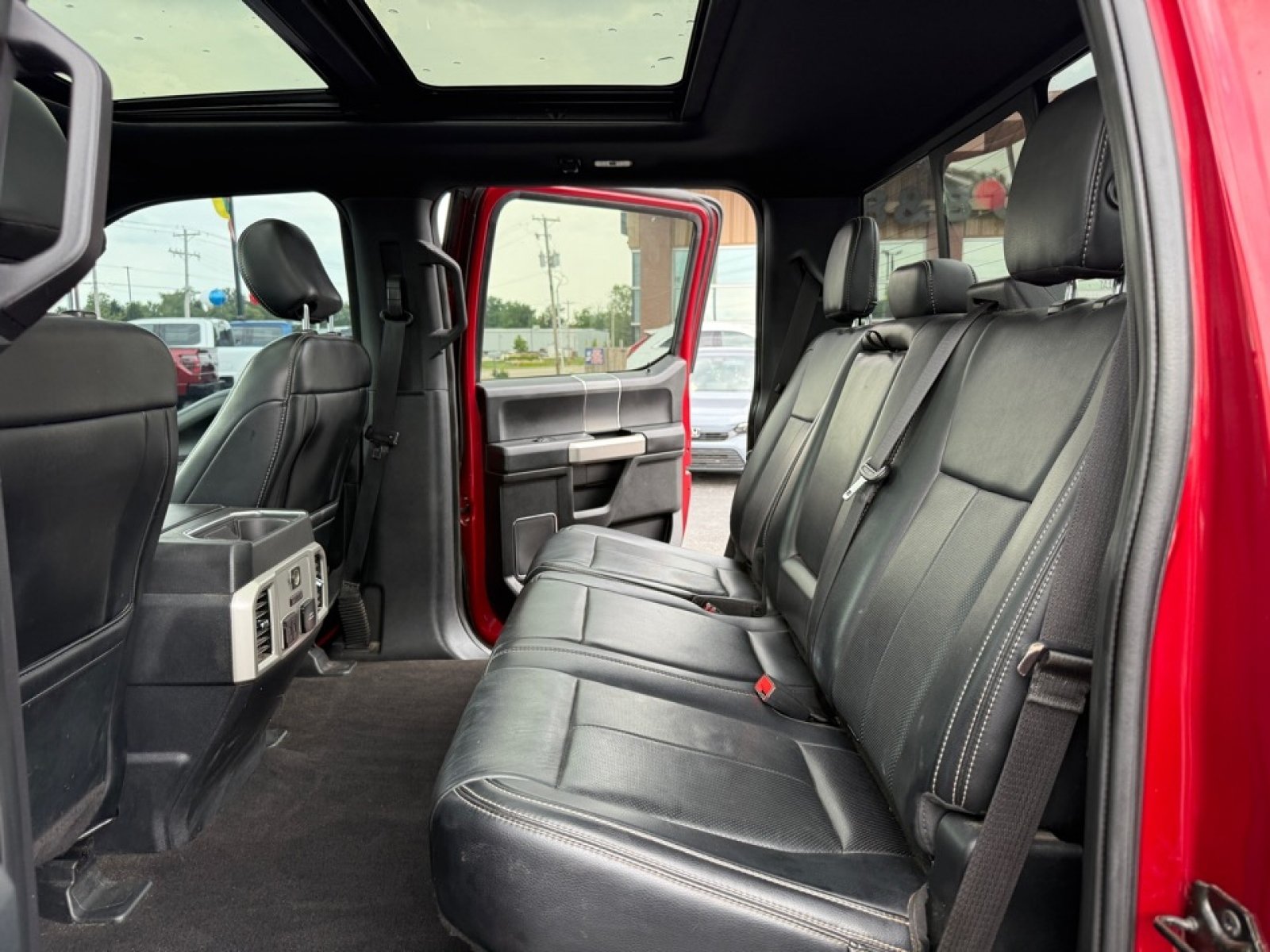 Used 2019 Ford F150 Lariat w/ Equipment Group 502A Luxury AWD/4WD image 31
