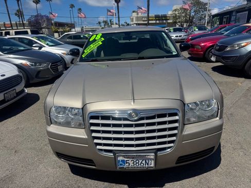 Used 2008 Chrysler 300 LX image 3