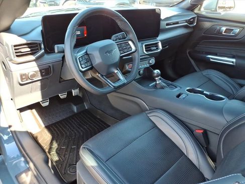 Used 2025 Ford Mustang GT Premium image 12