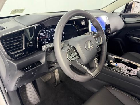 Used 2025 Lexus NX 250 FWD image 23