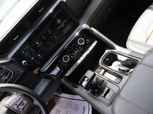 Certified 2025 GMC Sierra 1500 AT4 w/ Technology Package AWD/4WD image 22