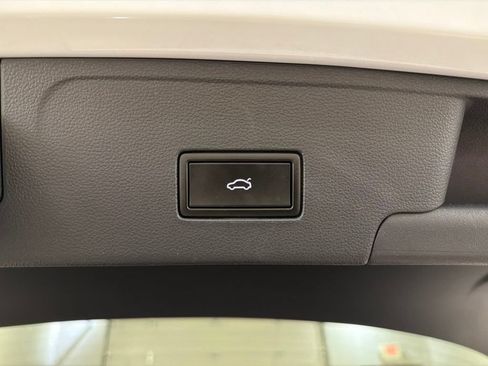 Used 2020 Volkswagen Atlas Cross Sport SEL Premium R-Line AWD/4WD image 32