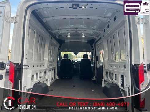 Used 2023 Ford Transit 250 Medium Roof AWD image 7