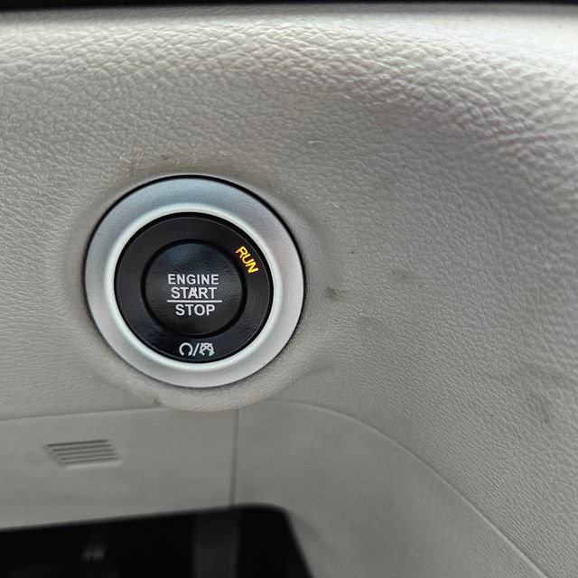 Used 2022 Chrysler Voyager LX FWD image 33