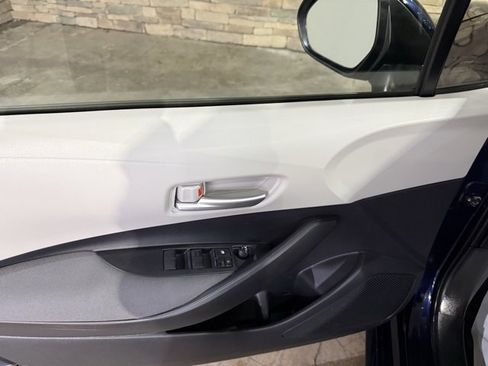 Used 2021 Toyota Corolla LE image 9