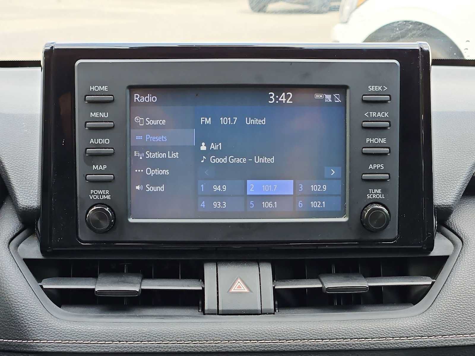 Used 2019 Toyota RAV4 XLE w/ Convenience Package FWD image 18