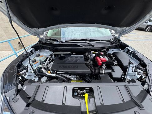Used 2025 Nissan Rogue SV FWD image 34
