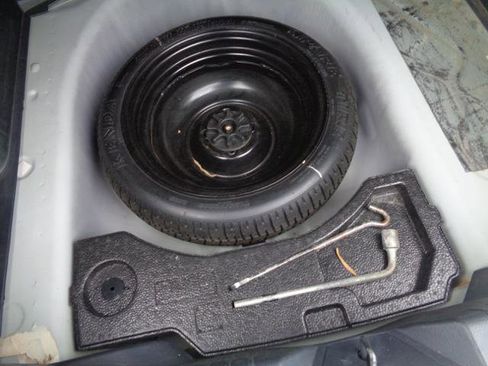 Used 2019 Toyota Yaris Sedan image 23