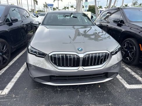 Used 2024 BMW i5 eDrive40i w/ M Sport Package RWD image 4
