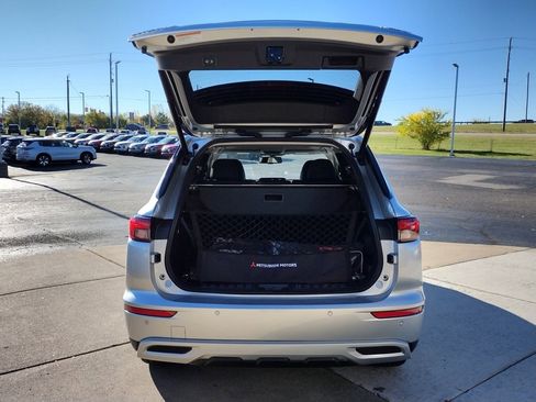 New 2025 Mitsubishi Outlander SE image 16