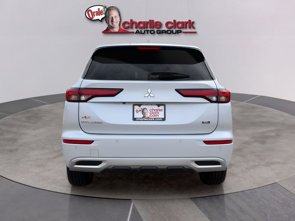 Used 2022 Mitsubishi Outlander SEL FWD image 4