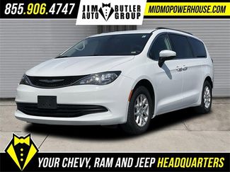 Used 2020 Chrysler Voyager Lxi image 1