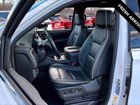 Used 2023 Chevrolet Suburban Premier image 20