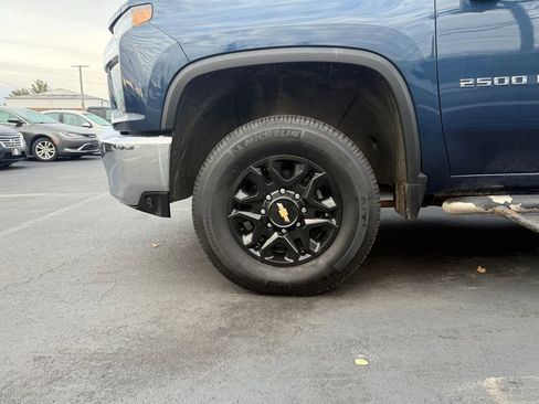 Used 2021 Chevrolet Silverado 2500 LT w/ Convenience Package image 9