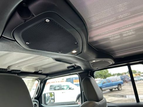 New 2025 Jeep Gladiator Mojave image 24