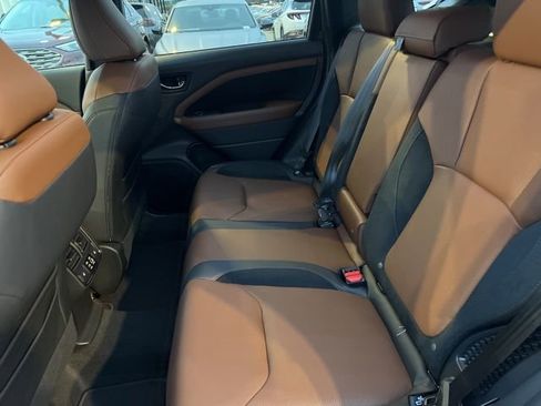 New 2025 Subaru Forester Touring image 8