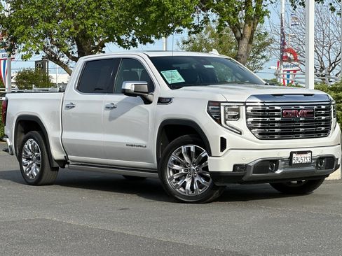 Used 2022 GMC Sierra 1500 Denali w/ Denali Reserve Package image 2