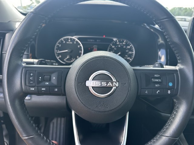 Used 2025 Nissan Pathfinder SV FWD image 18