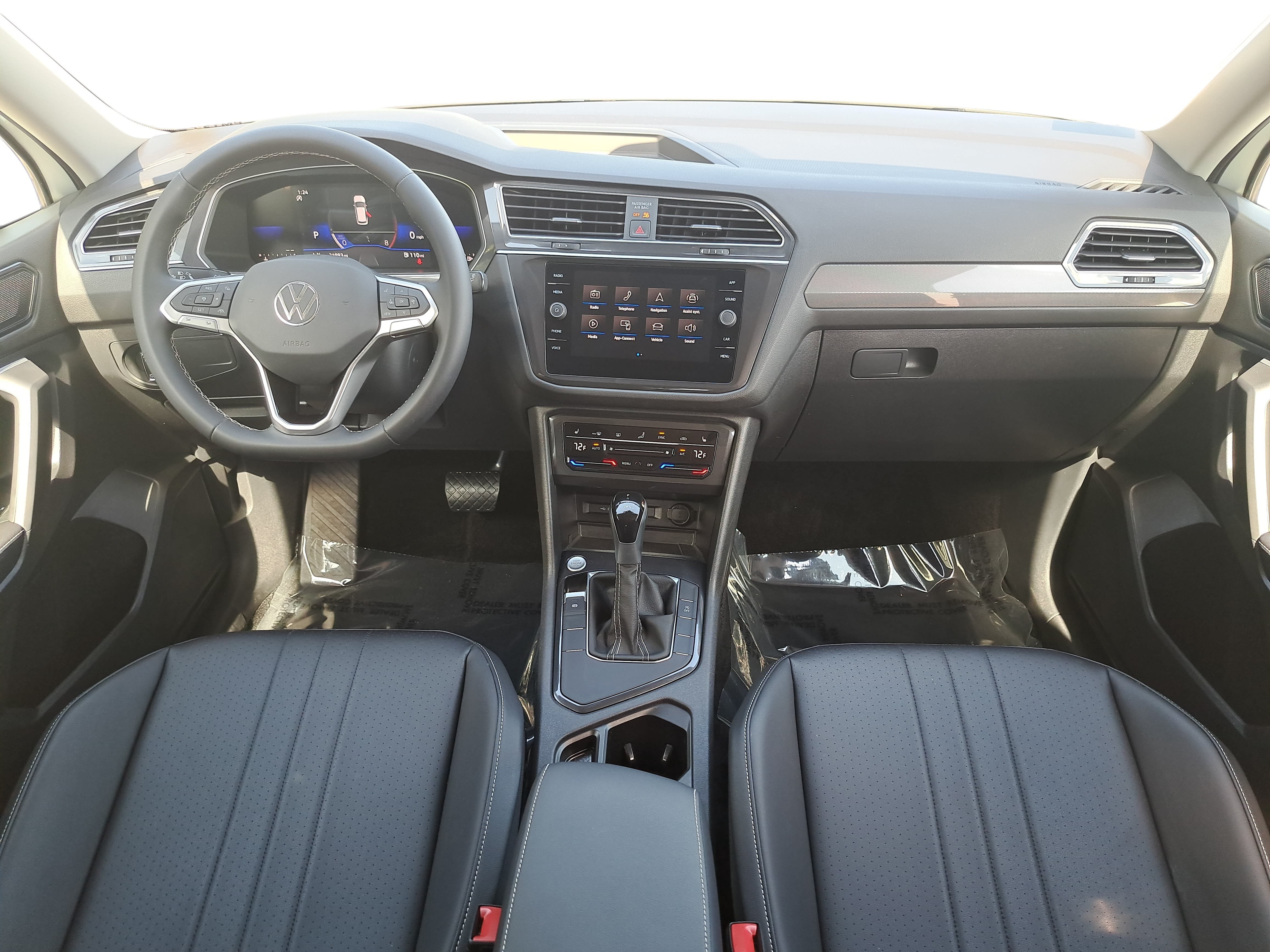 Certified 2023 Volkswagen Tiguan SE FWD image 9