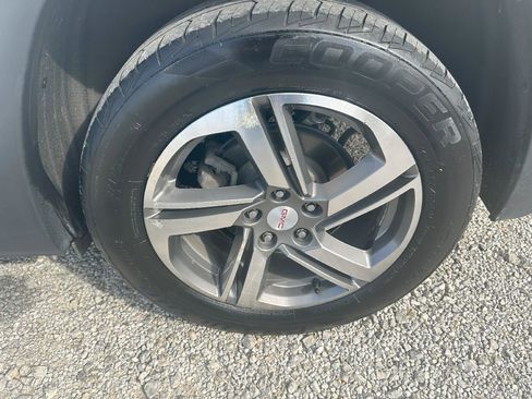 Used 2019 GMC Terrain SLT w/ Preferred Package image 16