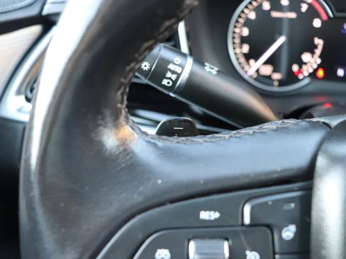 Used 2023 Cadillac XT6 Premium Luxury image 32