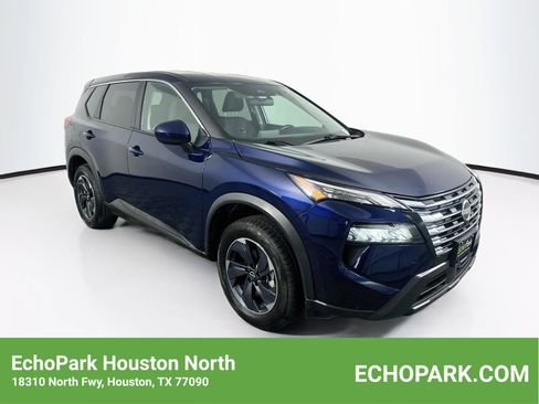 Used 2025 Nissan Rogue SV FWD image 1