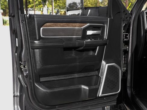 Used 2020 RAM 2500 Laramie image 38