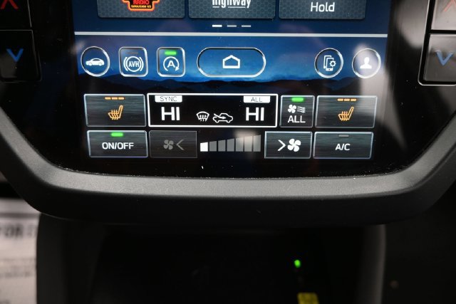 Used 2025 Subaru Forester Premium AWD/4WD image 17