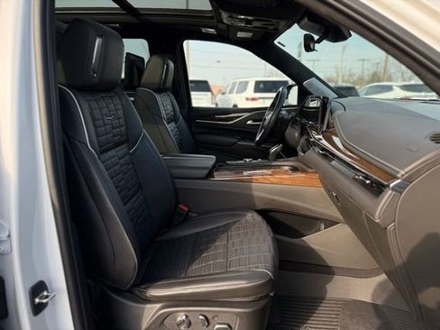 Used 2023 Cadillac Escalade Sport Platinum w/ LPO, ONYX Package image 22