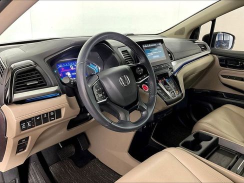 Used 2023 Honda Odyssey Touring image 18