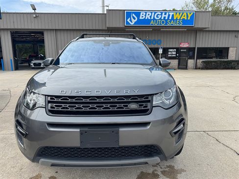 Used 2018 Land Rover Discovery Sport SE image 6