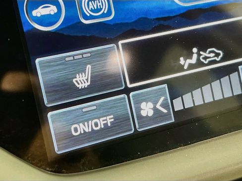 Used 2025 Subaru Ascent Premium AWD/4WD image 18