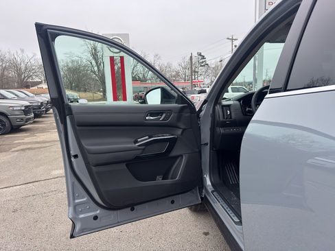 New 2026 Nissan Pathfinder Platinum image 19