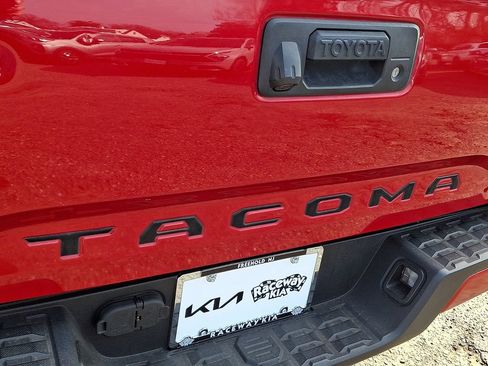 Used 2020 Toyota Tacoma SR AWD/4WD image 28