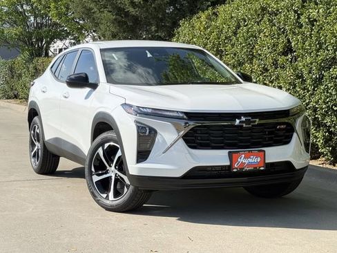 New 2026 Chevrolet Trax RS image 2