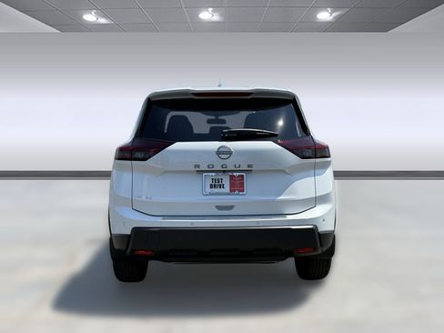 Used 2026 Nissan Rogue SV FWD image 6
