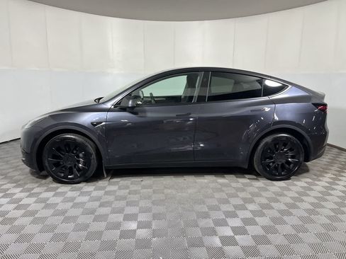 Used 2024 Tesla Model Y Long Range AWD/4WD image 5