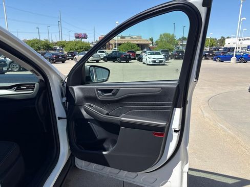 Used 2023 Ford Escape Active AWD/4WD image 24