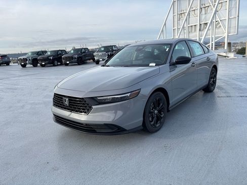 New 2025 Honda Accord SE image 7