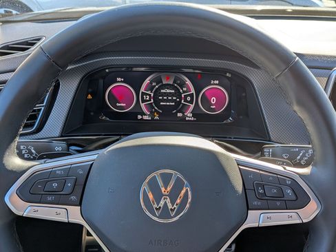 Used 2025 Volkswagen Atlas Peak Edition SE image 20