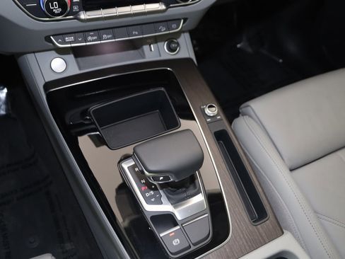 Used 2024 Audi Q5 2.0T Premium w/ Convenience Package image 27