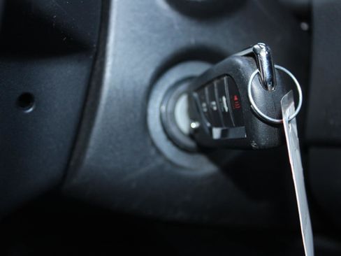 Used 2021 Toyota Corolla LE image 23