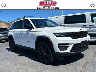 Used 2023 Jeep Grand Cherokee Altitude