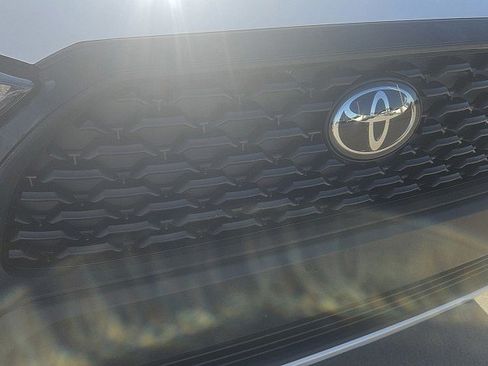 Used 2024 Toyota Corolla Cross LE AWD/4WD image 3