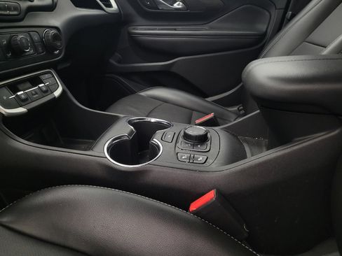 Used 2023 GMC Terrain SLT w/ Tech Package image 26