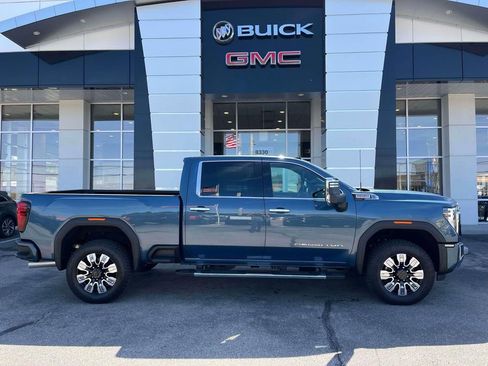 New 2026 GMC Sierra 2500 Denali w/ Denali Reserve Package image 2