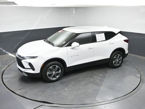 Used 2025 Chevrolet Blazer LT image 38